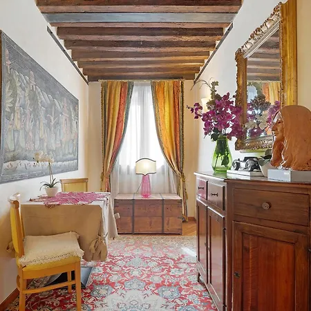 Art Palace - Residenza Giardini بيت ضيافة