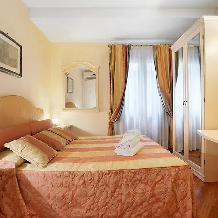 Art Palace - Residenza Giardini Gæstehus 3*