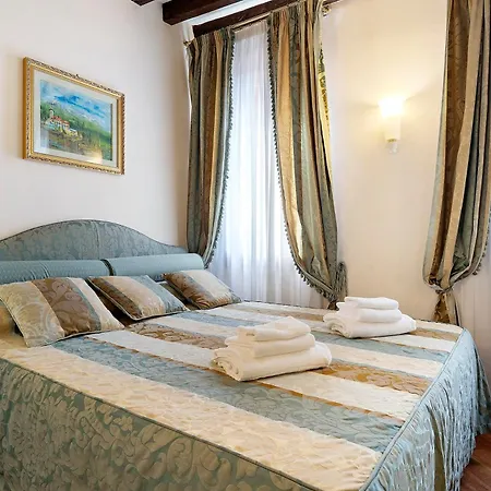Art Palace - Residenza Giardini Gæstehus 3*