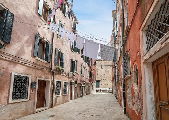 بيت ضيافة Art Palace - Residenza Giardini 3*