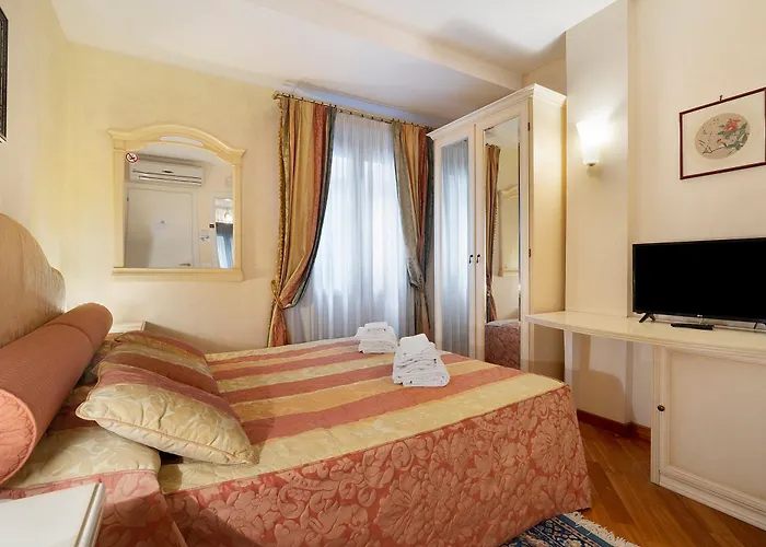 Art Palace - Residenza Giardini بيت ضيافة