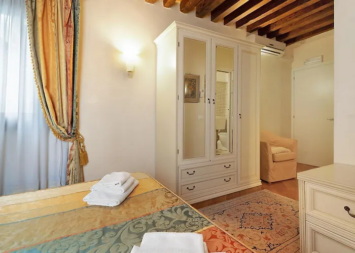 Art Palace - Residenza Giardini بيت ضيافة البندقية