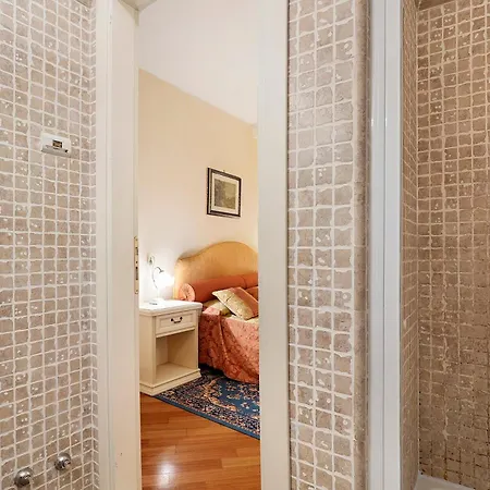 Maison d'hôtes Art Palace - Residenza Giardini 3*