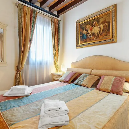 Maison d'hôtes Art Palace - Residenza Giardini 3*